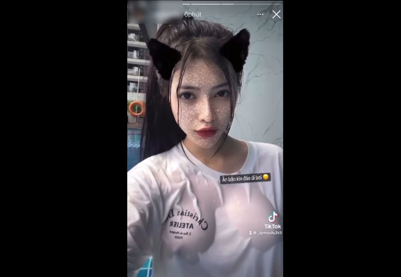 Hot girl Thu Uyên vn show hàng vú đẹp